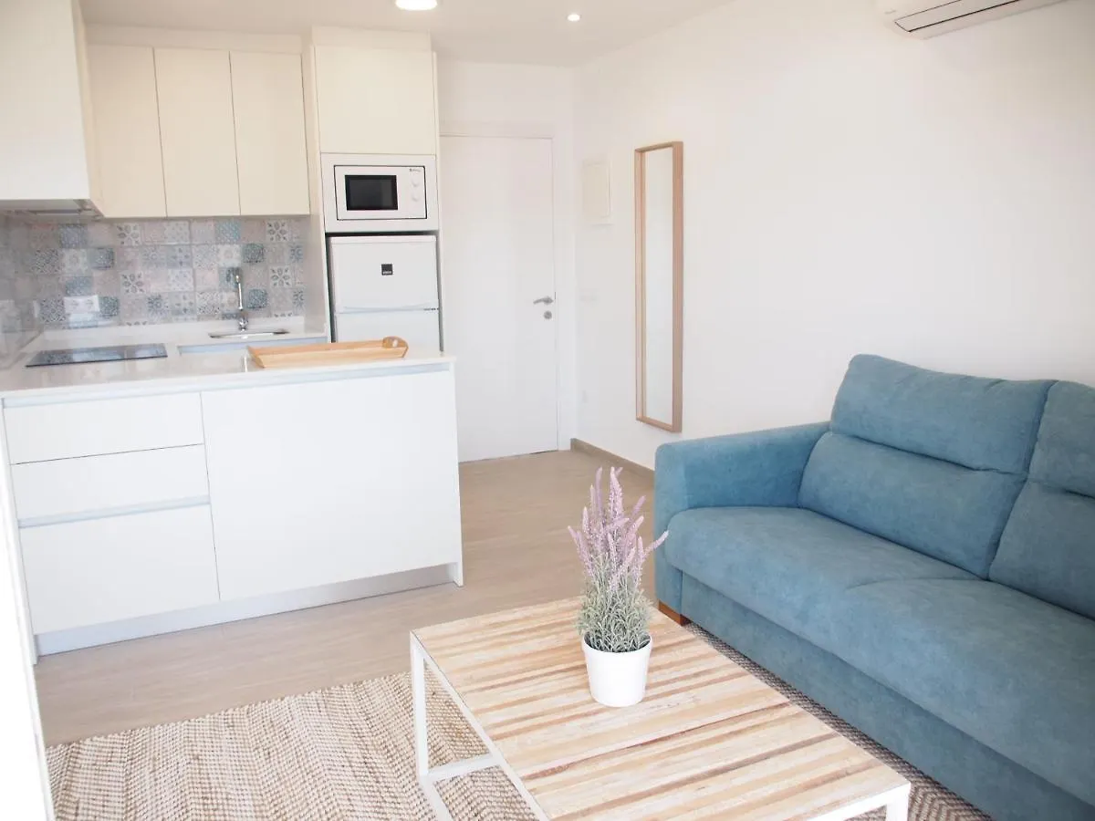 Miramar 40A Apartment Roses